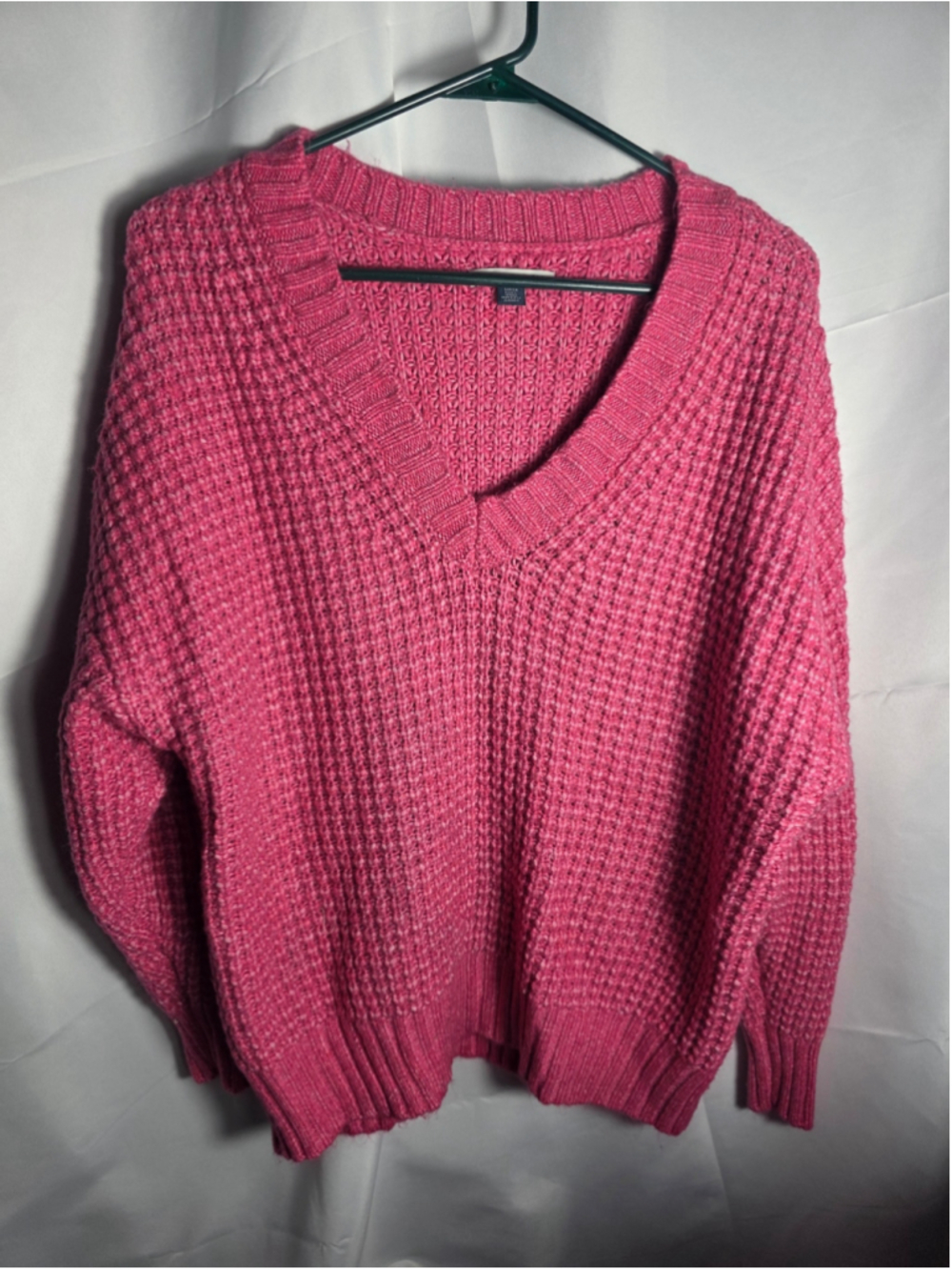 Women's American Eagle Pink Waffle Knit V-Neck Sweater Size S couquette cozy